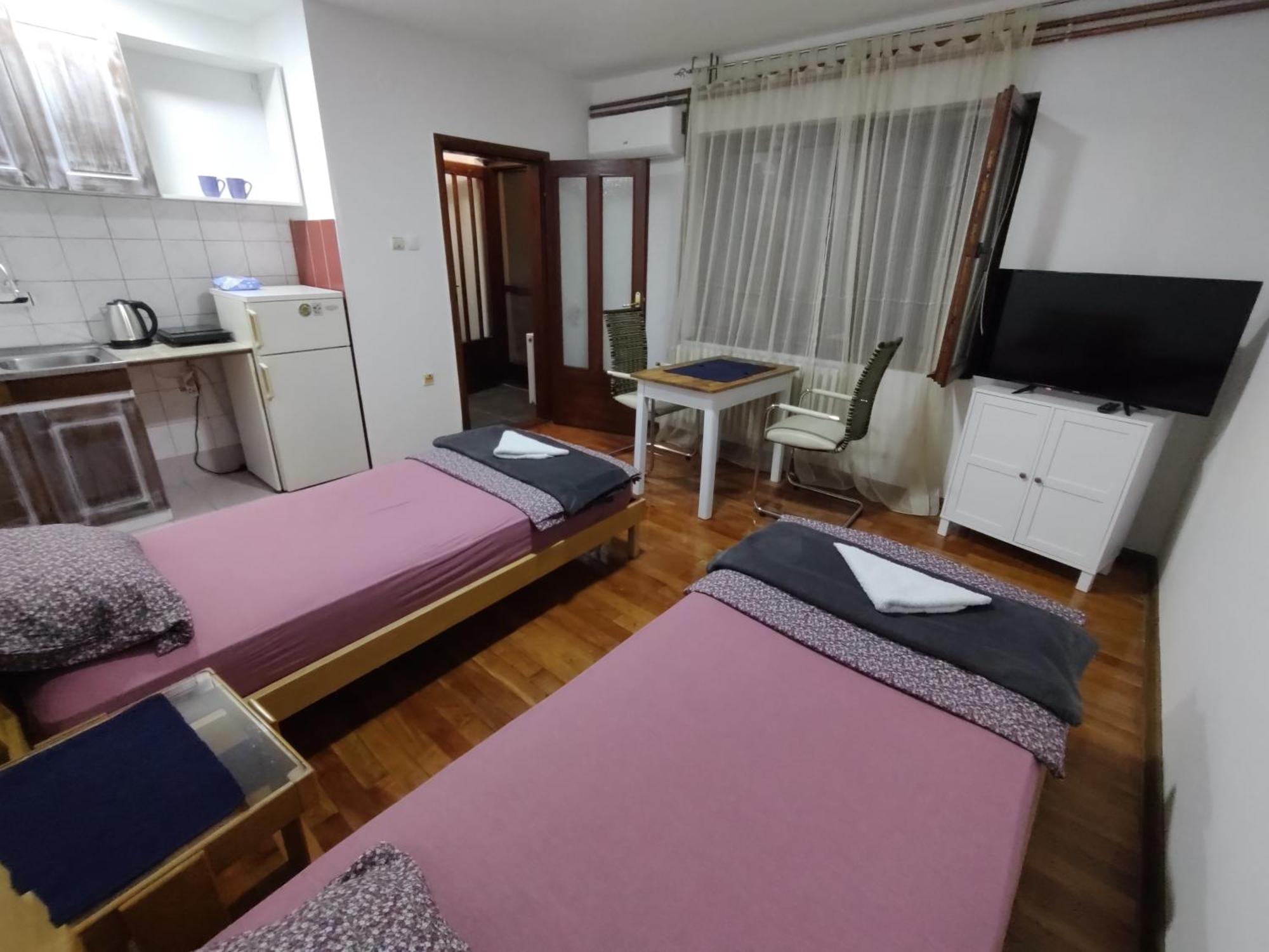 Stan Apartment Sremska Mitrovica Exterior photo